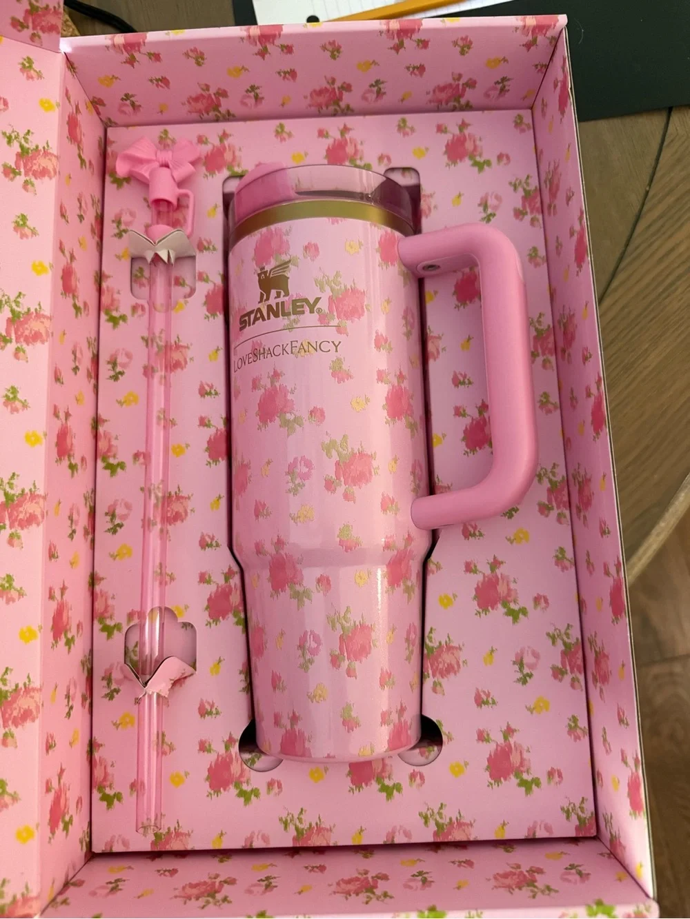 30oz Stanley X Love Shack Fancy Floral Quencher Ibza H2.0 Tumbler W/Gift Box - Picture 4 of 6